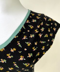 Top Lily vlindermouw in zwart met bloemetjes - Afbeelding 4